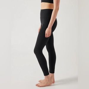Athleta Salutation II Stash Ruch Craft 7/8 tights leggings Black Medium like new